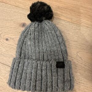 H&M Cozy Gray Knit Pom-Pom Beanie for little Kids